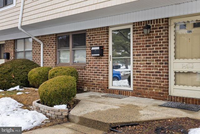 1306 SILVER CT, Hamilton, NJ 08690