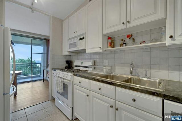 1 Horizon Road 408, Fort Lee, NJ 07024