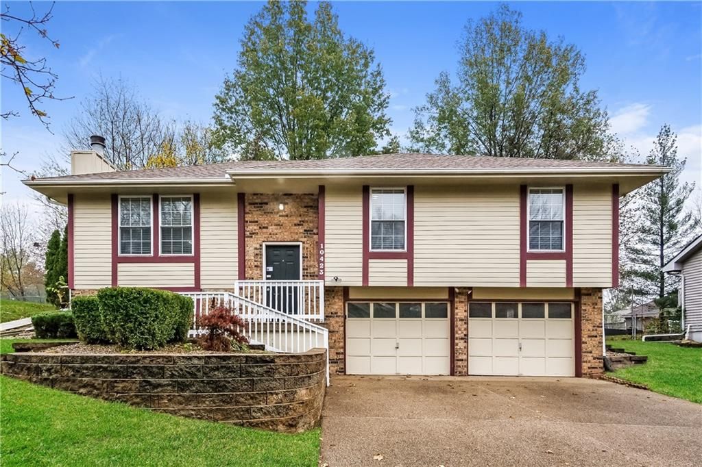 10423 N Cherry Drive, Kansas City, MO 64155