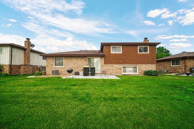 19221 Grant Street, Lansing, IL 60438