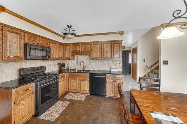 19221 Grant Street, Lansing, IL 60438