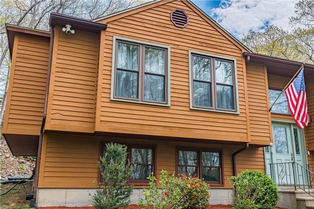 77 Lippitt Avenue, Cumberland, RI 02864