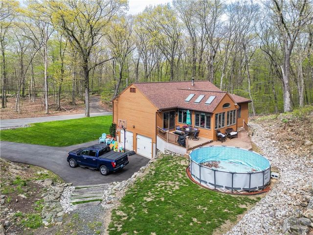 77 Lippitt Avenue, Cumberland, RI 02864