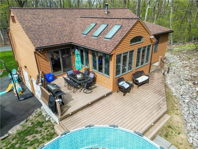77 Lippitt Avenue, Cumberland, RI 02864