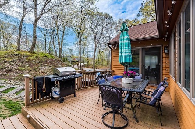 77 Lippitt Avenue, Cumberland, RI 02864