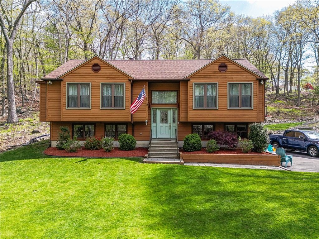 77 Lippitt Avenue, Cumberland, RI 02864
