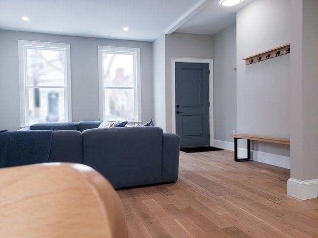 97 Trenton 1, Boston, MA 02128