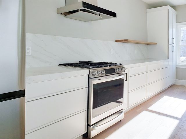 97 Trenton 1, Boston, MA 02128