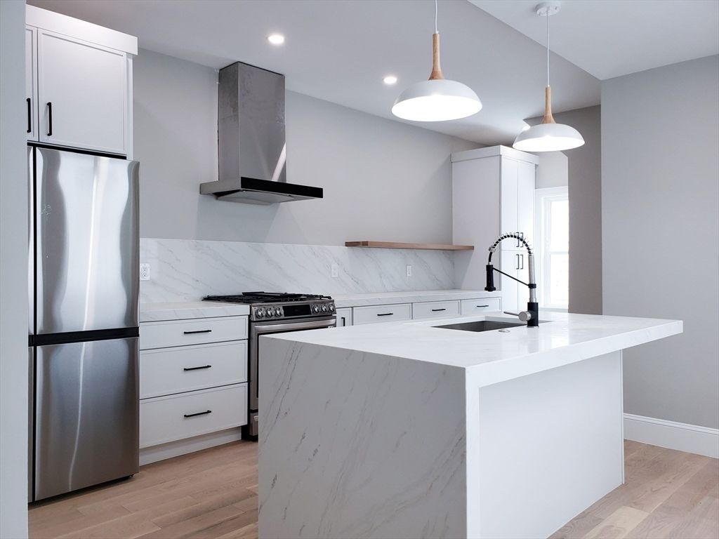 97 Trenton 1, Boston, MA 02128