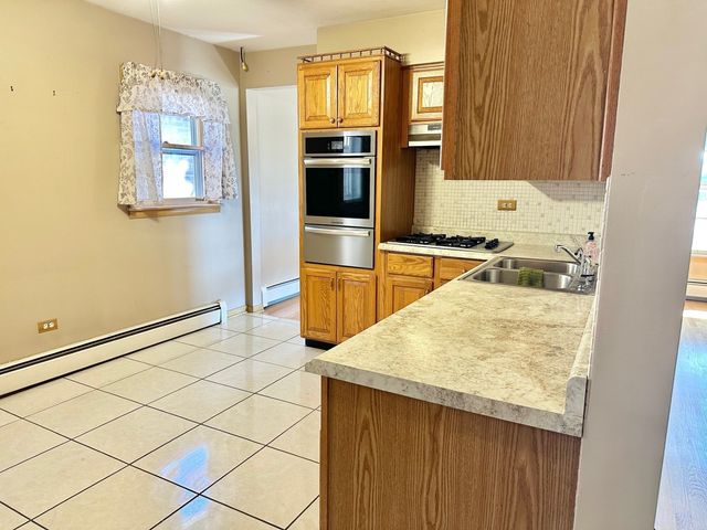 3826 W 83rd Street, Chicago, IL 60652