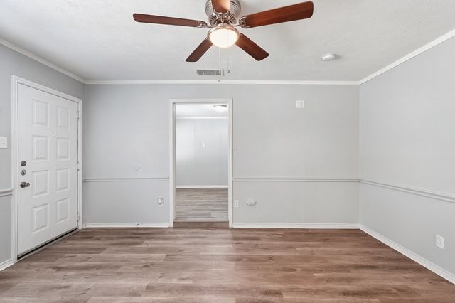 110 N Redford Lane, White Settlement, TX 76108