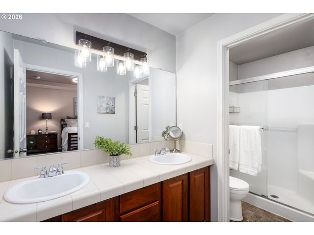 3504 Se PINEWOOD Ave, Hillsboro, OR 97123
