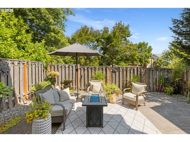3504 Se PINEWOOD Ave, Hillsboro, OR 97123