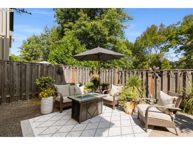 3504 Se PINEWOOD Ave, Hillsboro, OR 97123
