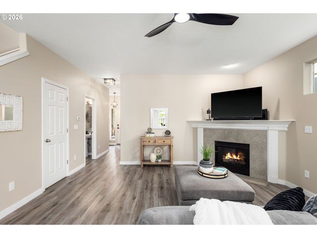 3504 Se PINEWOOD Ave, Hillsboro, OR 97123