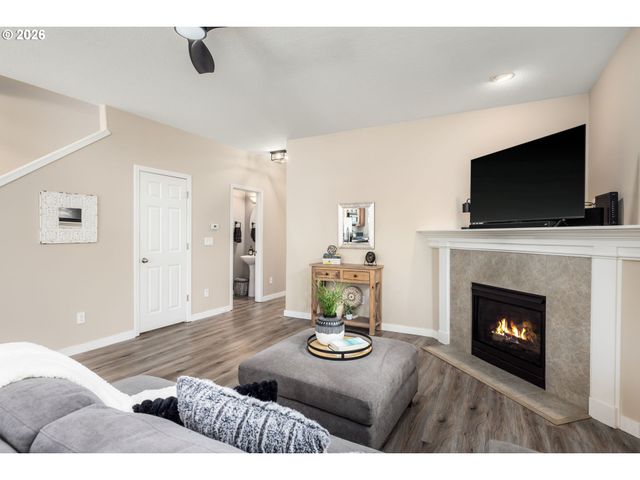 3504 Se PINEWOOD Ave, Hillsboro, OR 97123