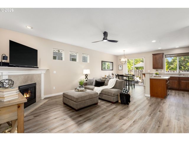 3504 Se PINEWOOD Ave, Hillsboro, OR 97123