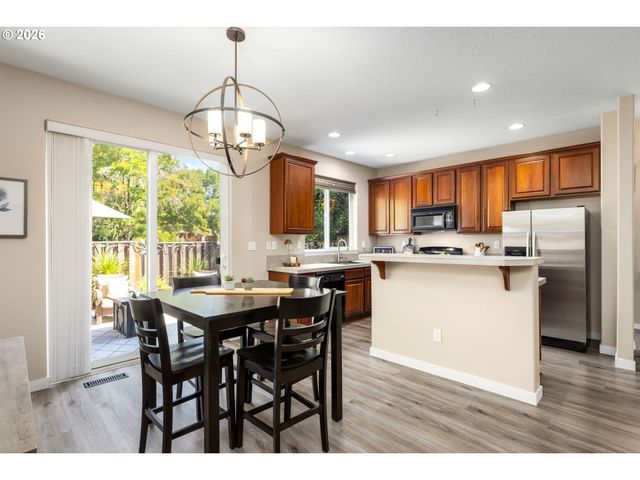 3504 Se PINEWOOD Ave, Hillsboro, OR 97123