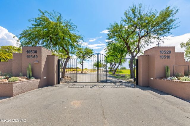 10530 E Escalante Road, Tucson, AZ 85730