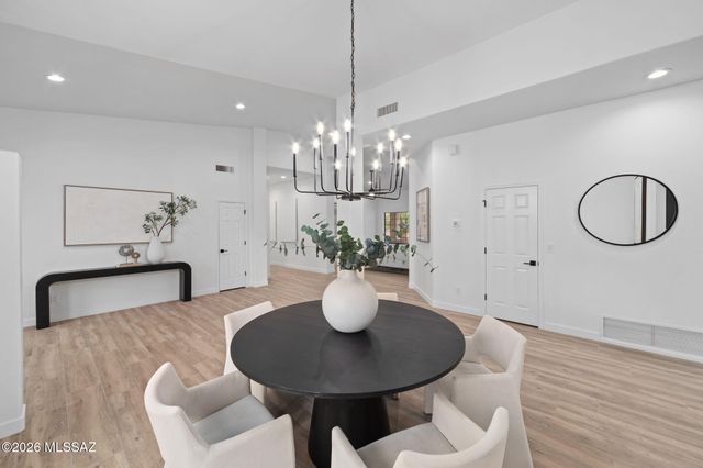 10530 E Escalante Road, Tucson, AZ 85730