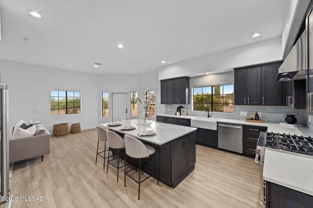 10530 E Escalante Road, Tucson, AZ 85730