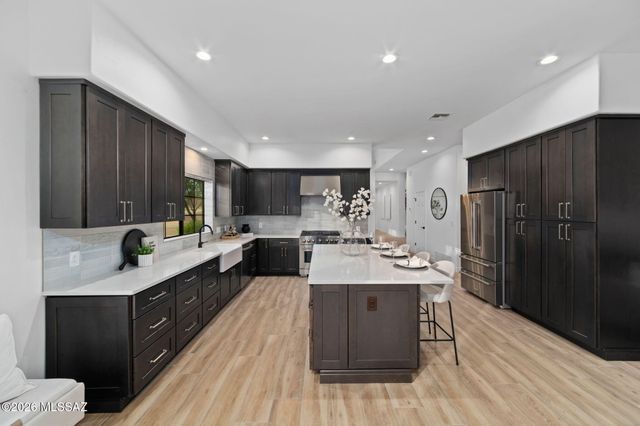 10530 E Escalante Road, Tucson, AZ 85730