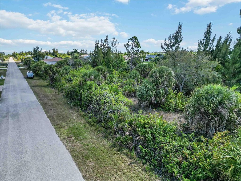 Image 2 of property listing at 15609 MELPORT CIRCLE, Port Charlotte, FL 33981