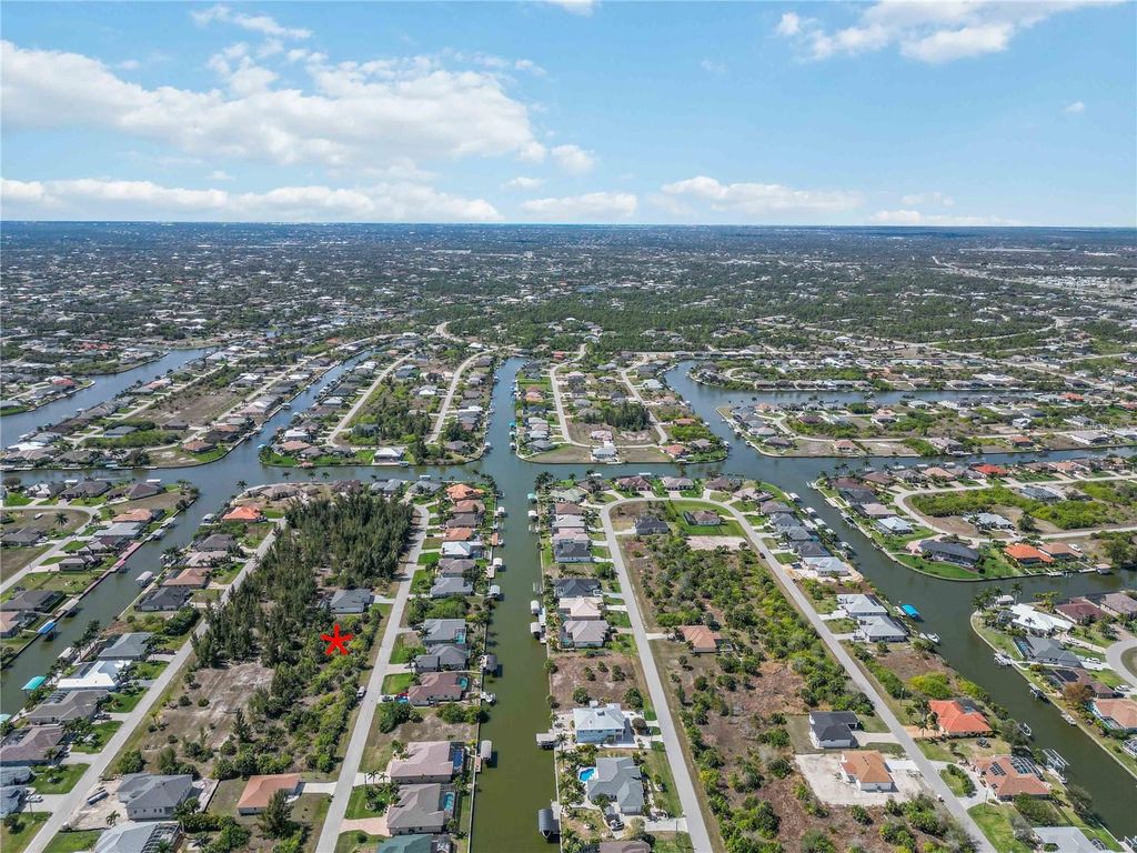 Image 13 of property listing at 15609 MELPORT CIRCLE, Port Charlotte, FL 33981