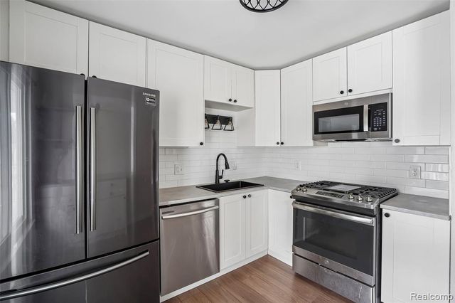 18923 Orleans Place, Woodhaven, MI 48183