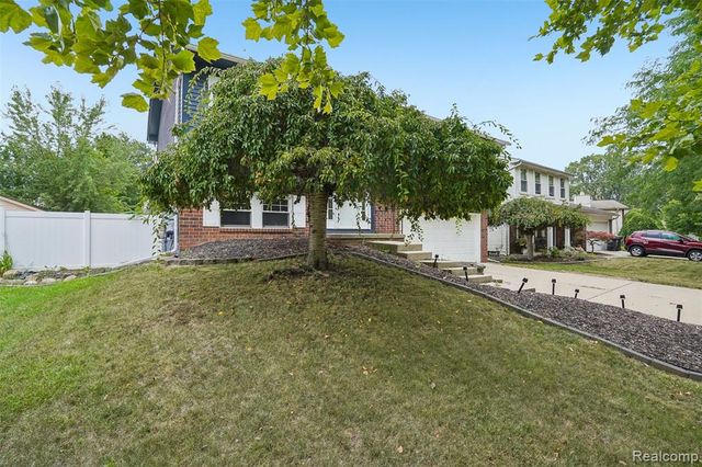 18923 Orleans Place, Woodhaven, MI 48183