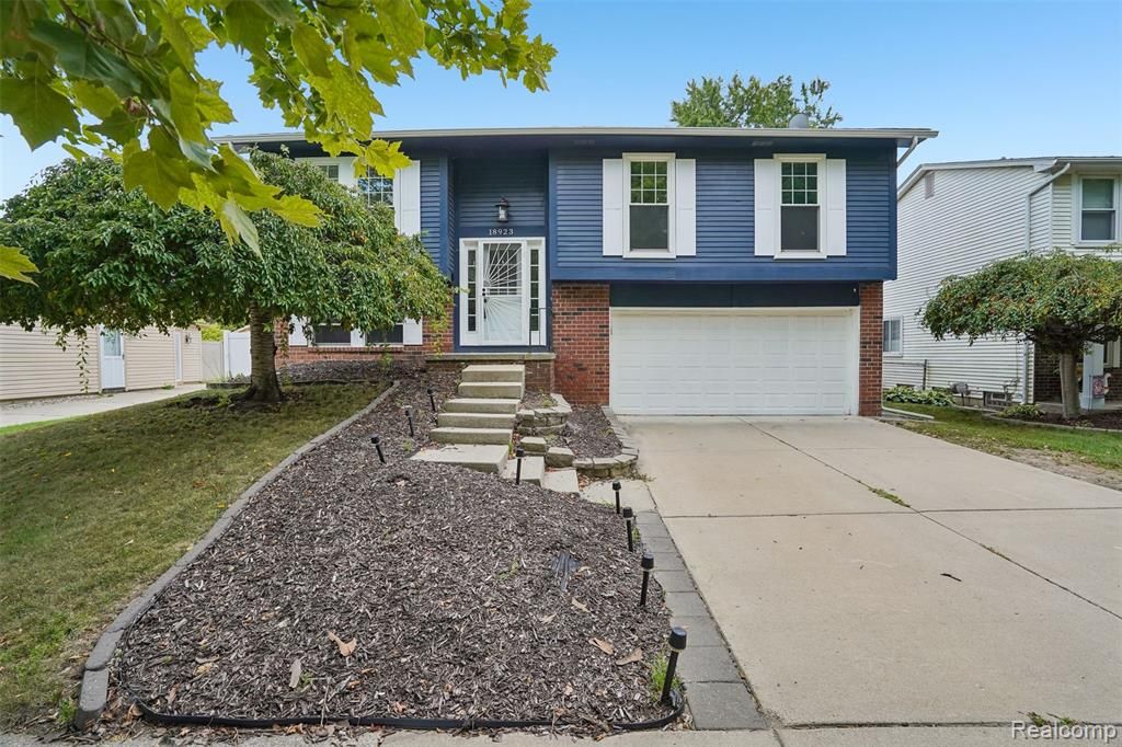 18923 Orleans Place, Woodhaven, MI 48183