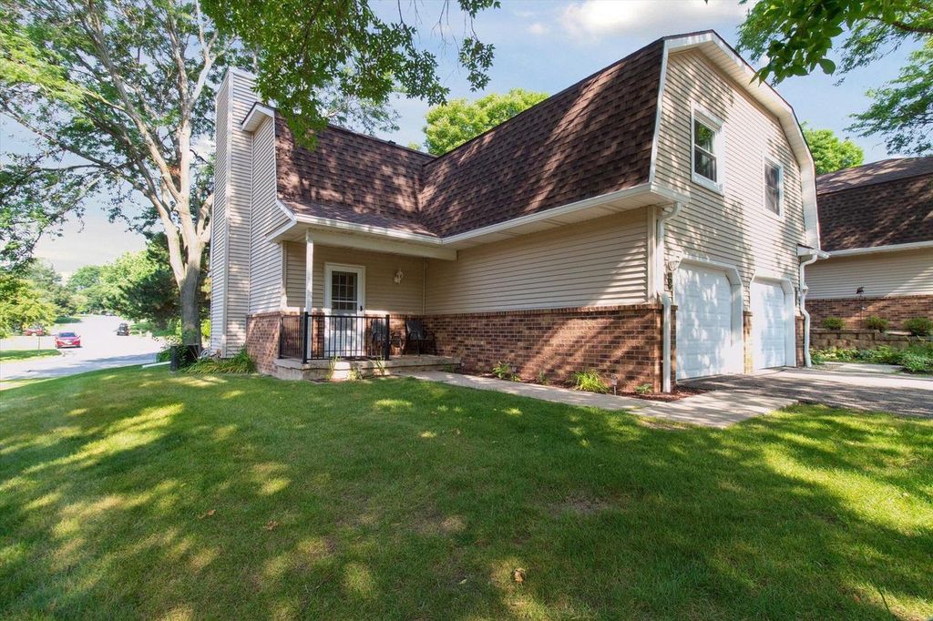 833 Hemlock Drive, Verona, WI 53593