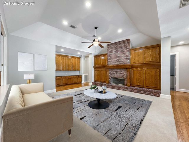 310 Rustic Lane, Friendswood, TX 77546