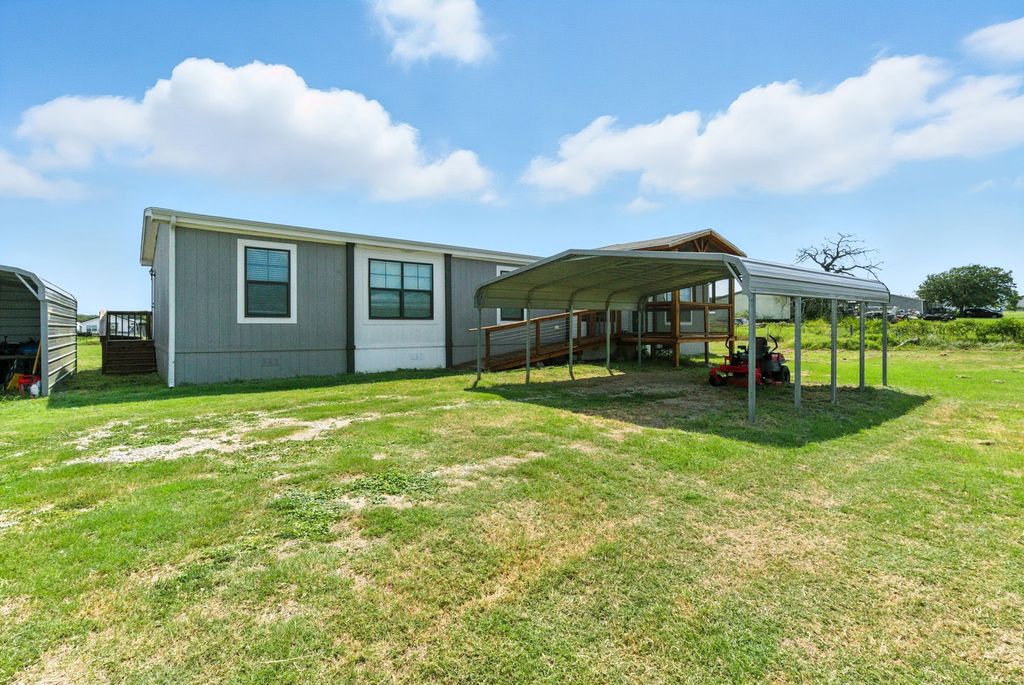 130 Oak Meadows Drive, Springtown, TX 76082