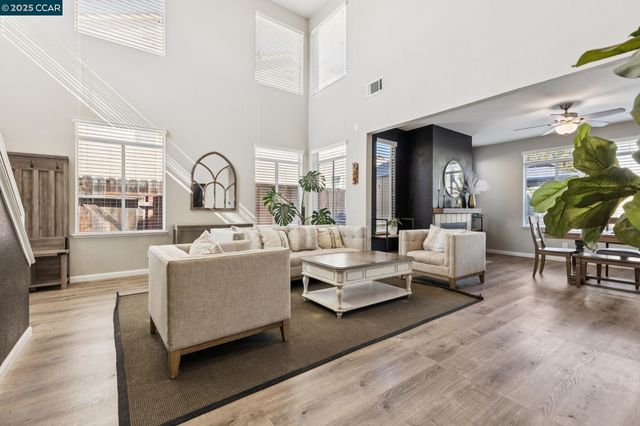 2084 Springbrook Ct, Oakley, CA 94561