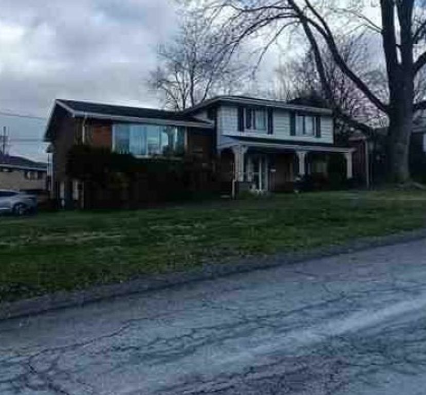1342 Woodcliffe Dr, Monroeville, PA 15146