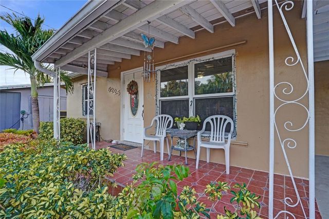 5225 NE 2nd Terrace, Oakland Park, FL 33334