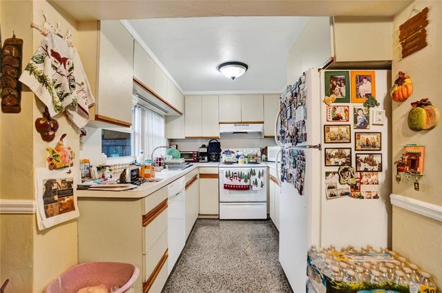 5225 NE 2nd Terrace, Oakland Park, FL 33334