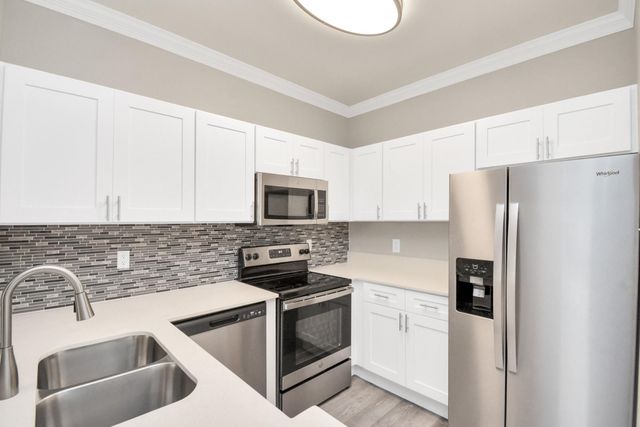 2222 Maroneal Street 0214, Houston, TX 77030