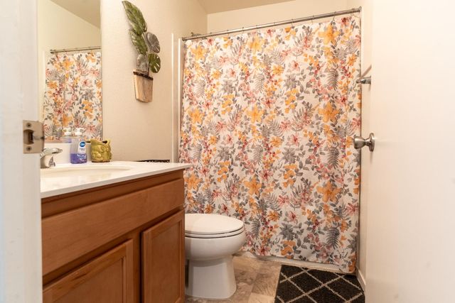 1558 Monte Vista Avenue, Madera, CA 93637