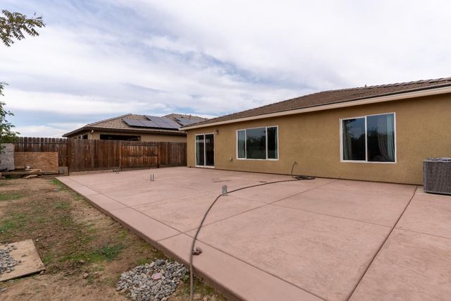 1558 Monte Vista Avenue, Madera, CA 93637