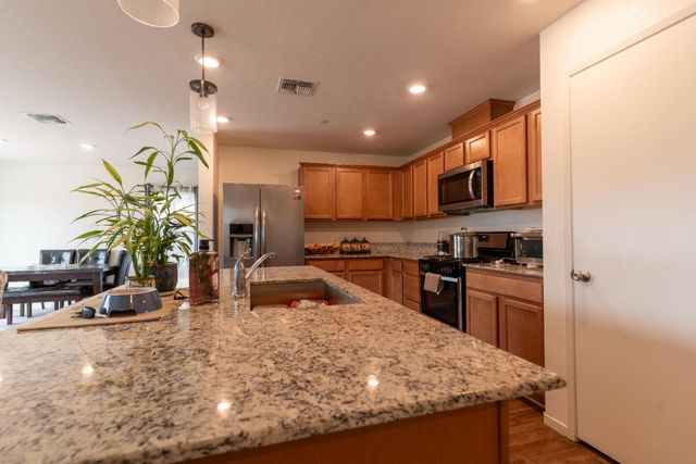 1558 Monte Vista Avenue, Madera, CA 93637