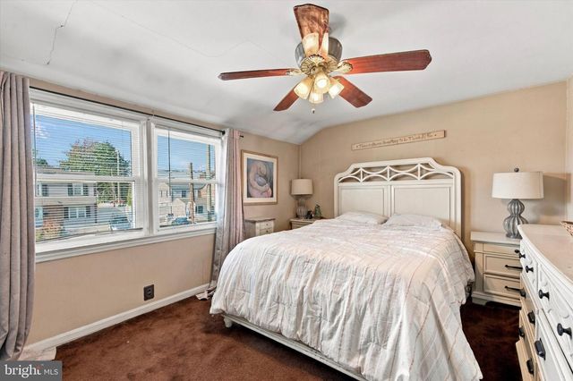 2144 ACADEMY AVE, Holmes, PA 19043