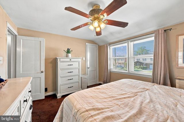 2144 ACADEMY AVE, Holmes, PA 19043