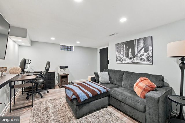 2144 ACADEMY AVE, Holmes, PA 19043