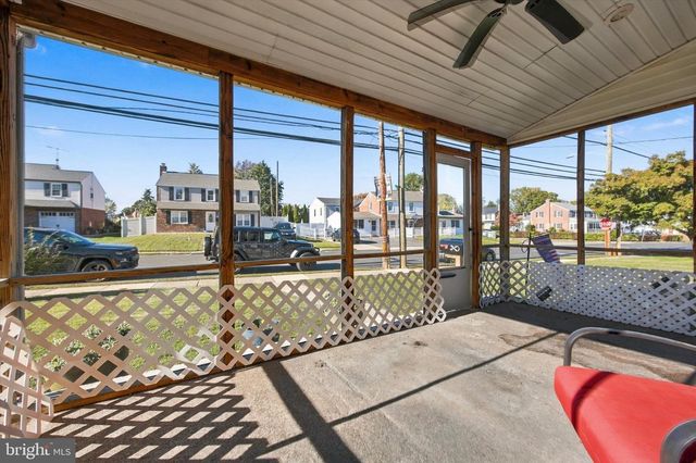 2144 ACADEMY AVE, Holmes, PA 19043