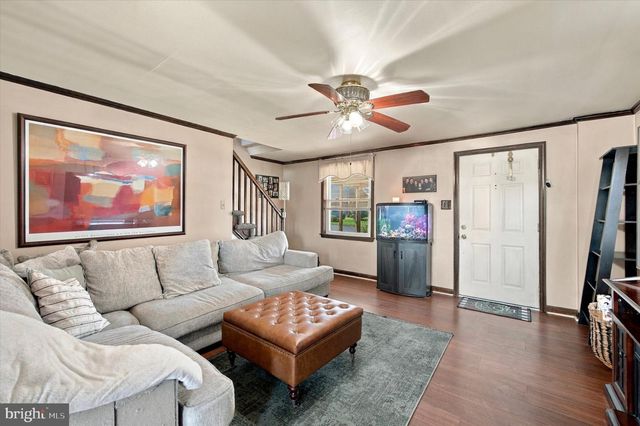 2144 ACADEMY AVE, Holmes, PA 19043