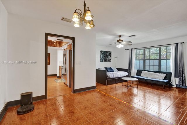 5380 SW 8th Ct, Plantation, FL 33317