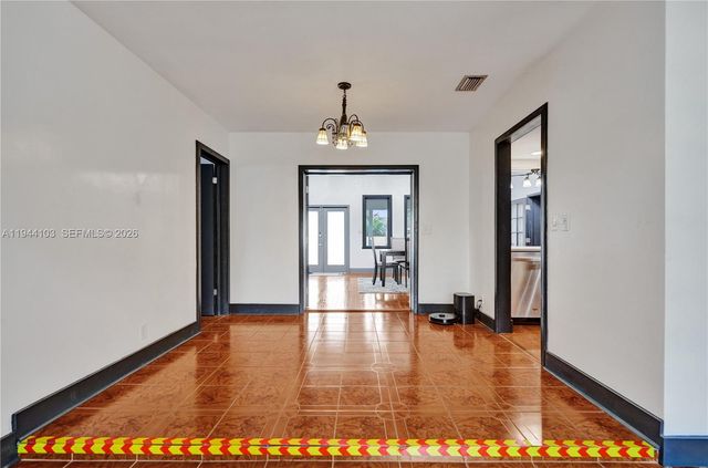 5380 SW 8th Ct, Plantation, FL 33317