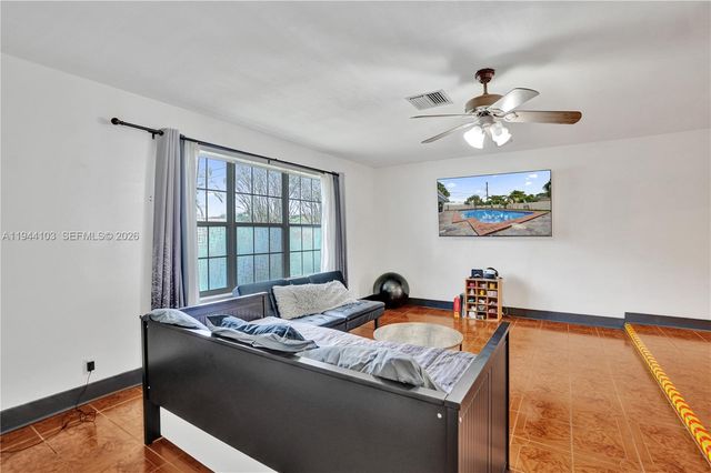 5380 SW 8th Ct, Plantation, FL 33317